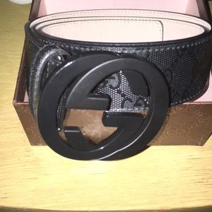 Men’s Gucci belt